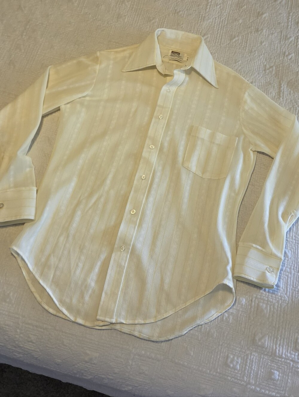 Vintage 1970s Montgomery Ward men's disco dress shirt, Size 14.5